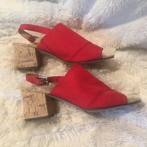 🎉3/$30🎉UNISA size 10m  red canvas $19